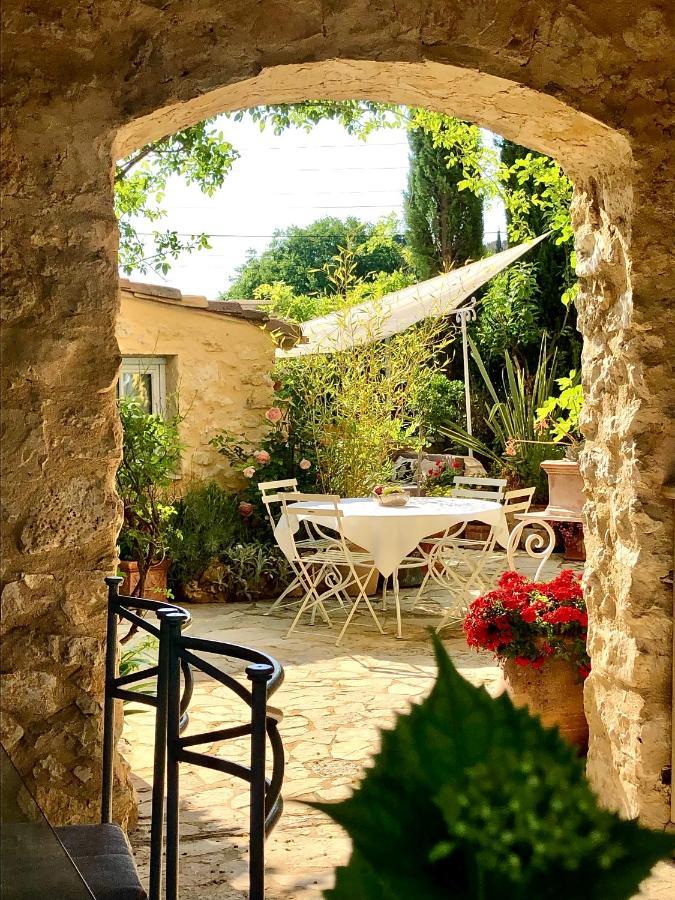 Villa L'Ile Aux Fleurs à Ventabren Extérieur photo